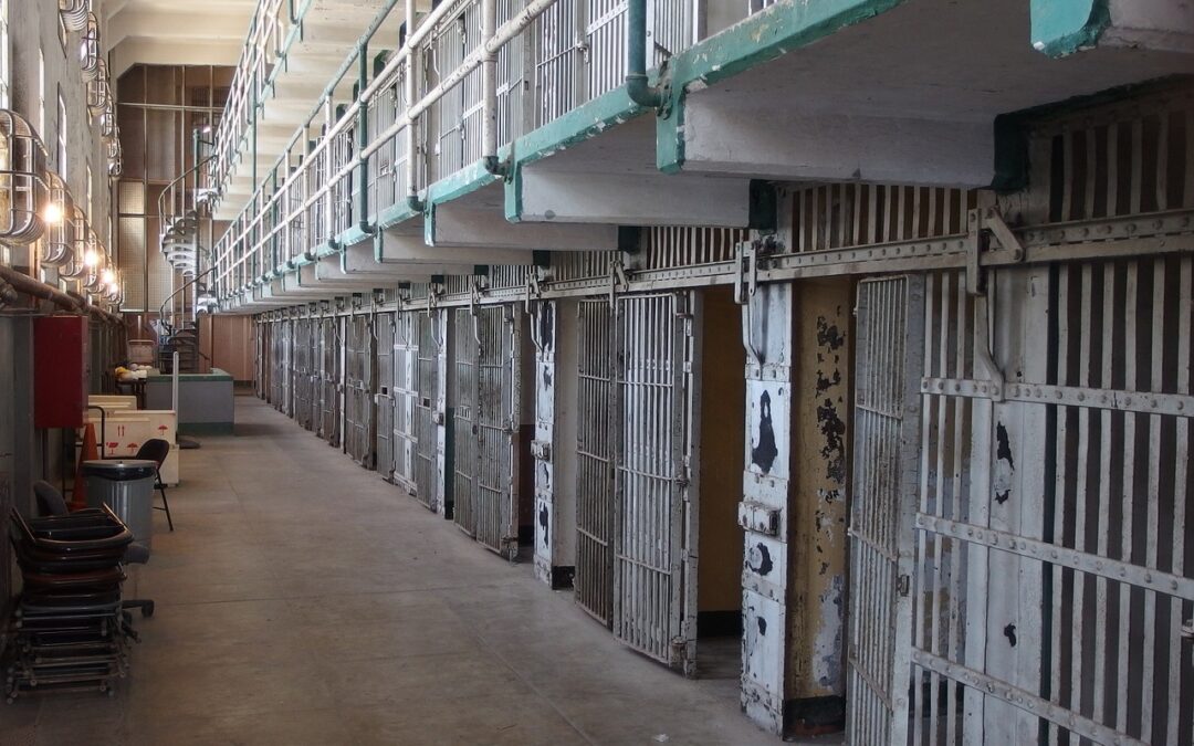 Oposiciones de ayudante penitenciario: requisitos, pruebas y preparación
